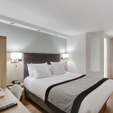 Hotel L'Amandier Нантер Екстериор снимка