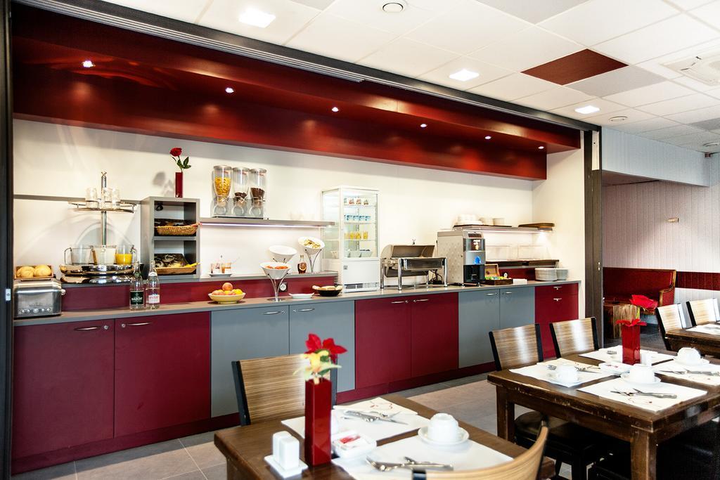 Hotel L'Amandier Нантер Екстериор снимка