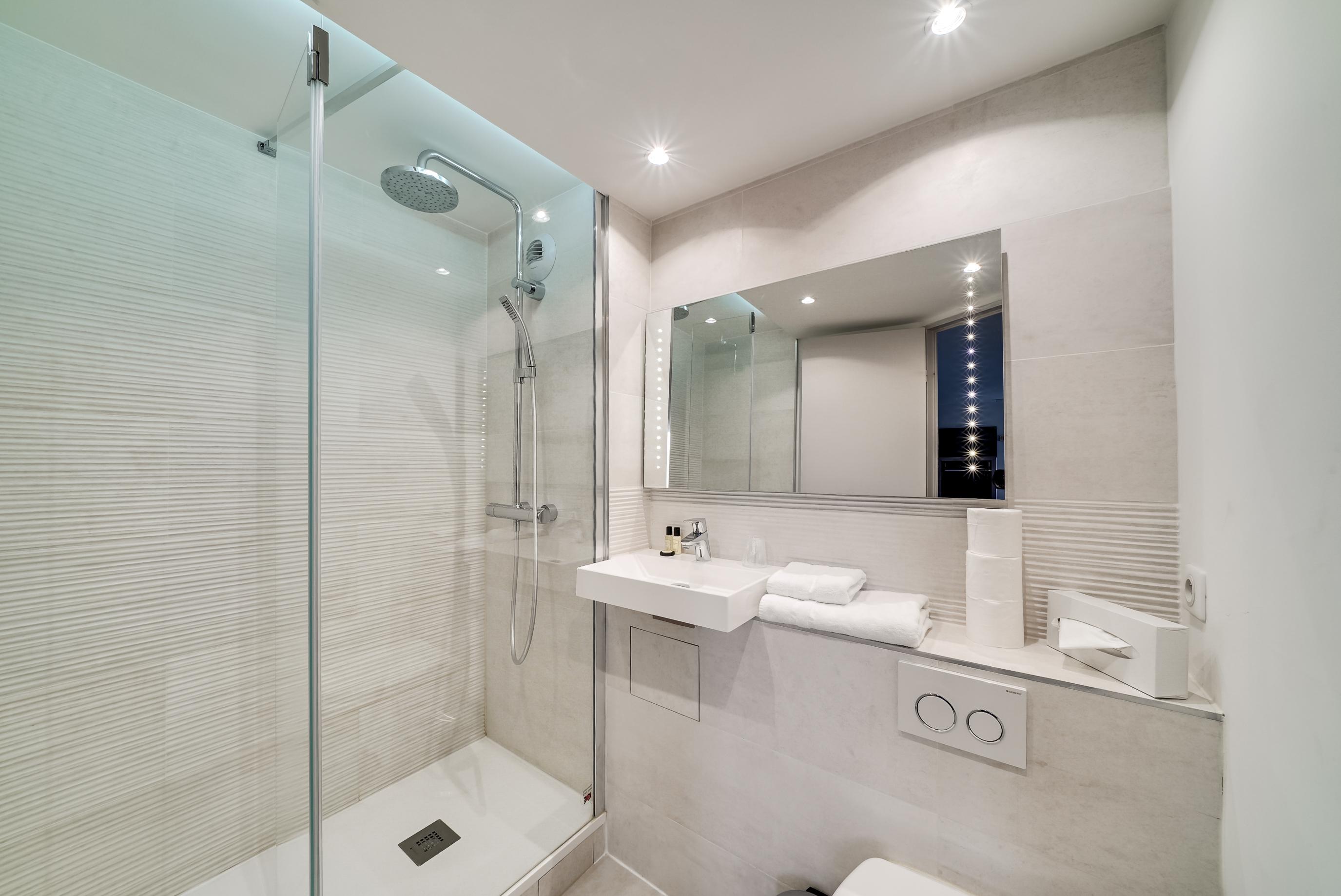 Hotel L'Amandier Нантер Екстериор снимка