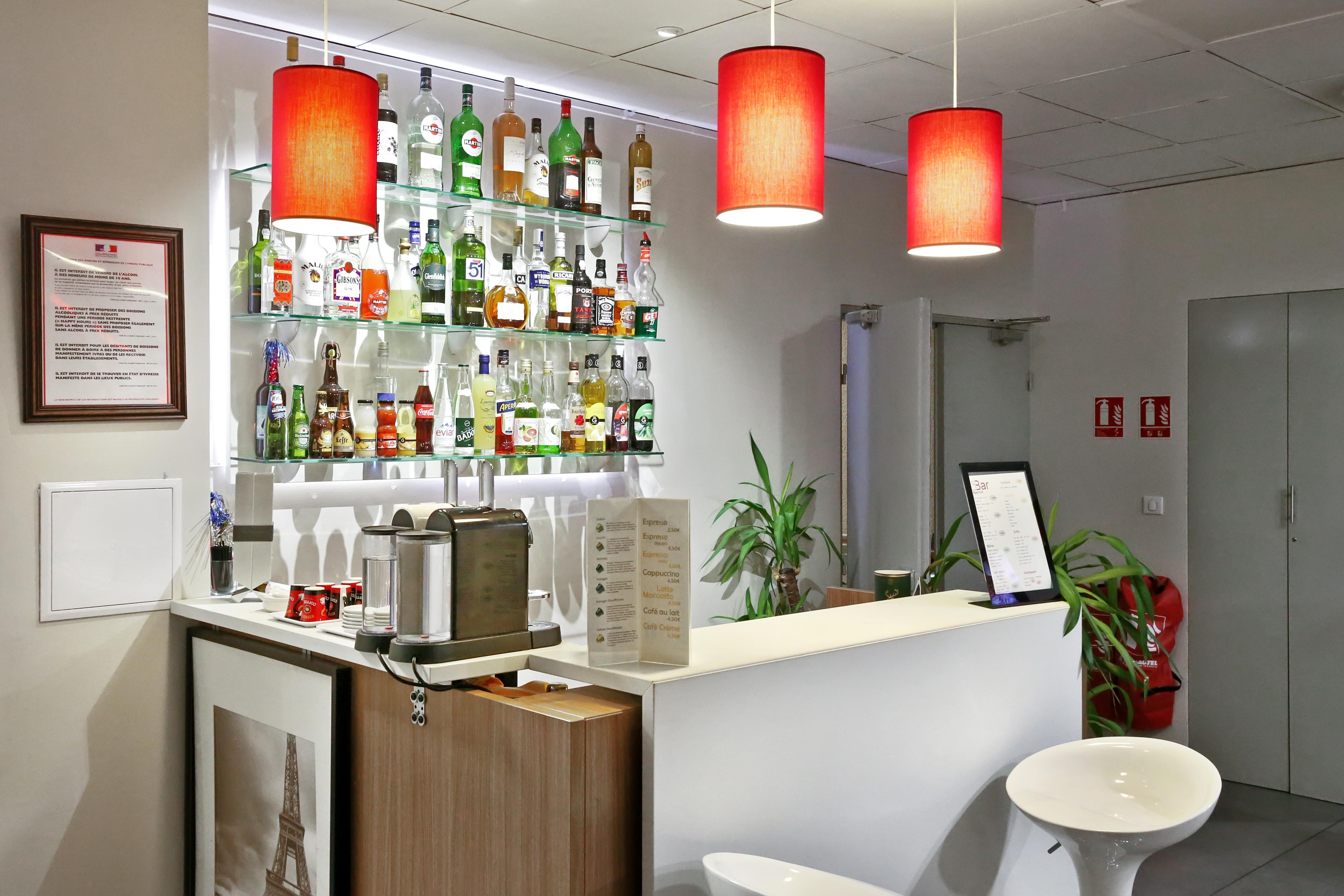 Hotel L'Amandier Нантер Екстериор снимка
